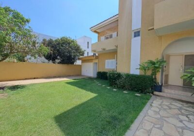 Villa De 1200m2 Avec Jardin Et Piscine À Vendre Sur La Route De King Fhad Aux Almadies