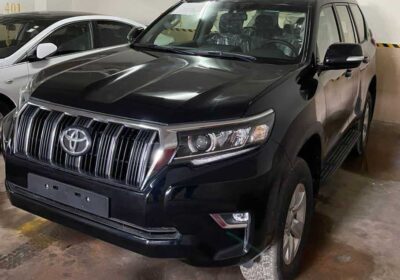 Prestige – Auto : véhicule Toyota Land cruiser Prado.