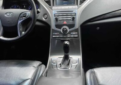 *Hyundai Grandeur* Essence Automatique climatisé Année 2017 Full Option Intérieur cuire avec écran Caméra de recule Prix 8.800.000. L. 775358969