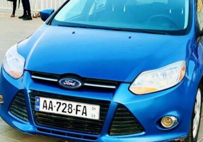 Ford focus année 2012 automatique essence intérieur tissu climatiseur kilométrage 120000 km prix 3 millions 500 mille Dia kh. 775358969