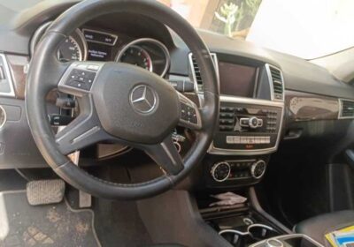 Mercedes benz 4 Matic année 2015 automatique essence très propre bien entendu rien n’a signalé 135.540km Price 18.500.000f. Piyer. 775358969