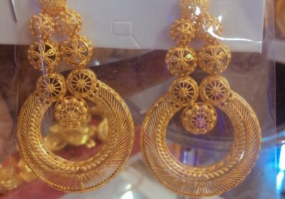 Boucles d’oreilles et parures