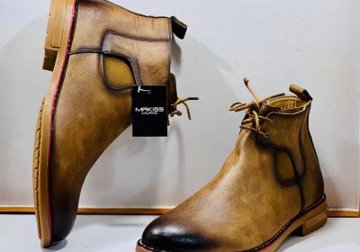 Chaussures homme bottes en cuir disponible